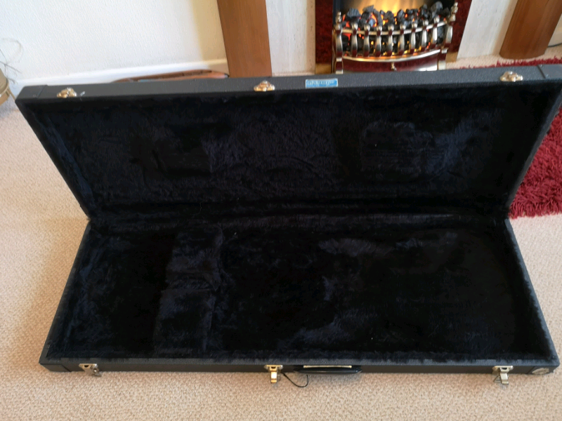 fender stratocaster case used